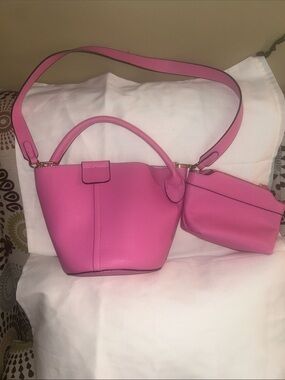 Jen & Co Compact Pink Pebbled Bucket Shoulder Bag with Top Handle